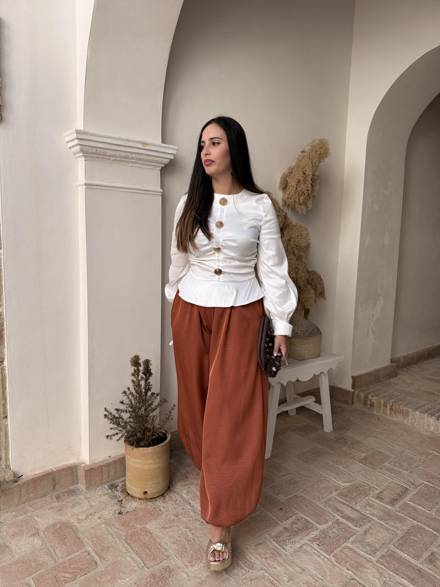 Camisa botones dorados · Blanco